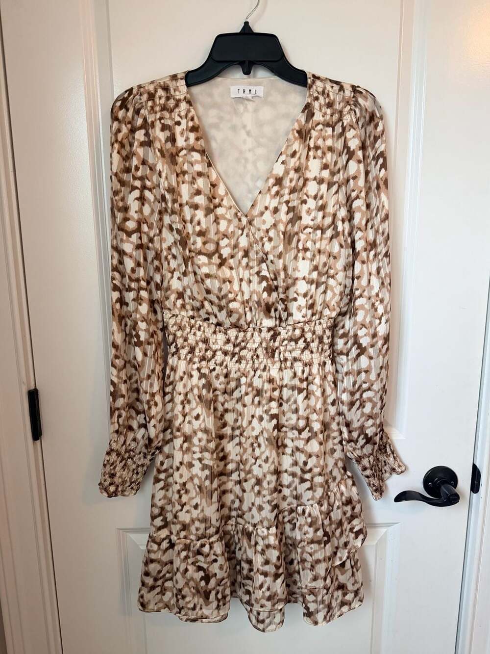 THML Women's Brown Animal Print V-Neck Long Sleeve Ruffle Mini Dress